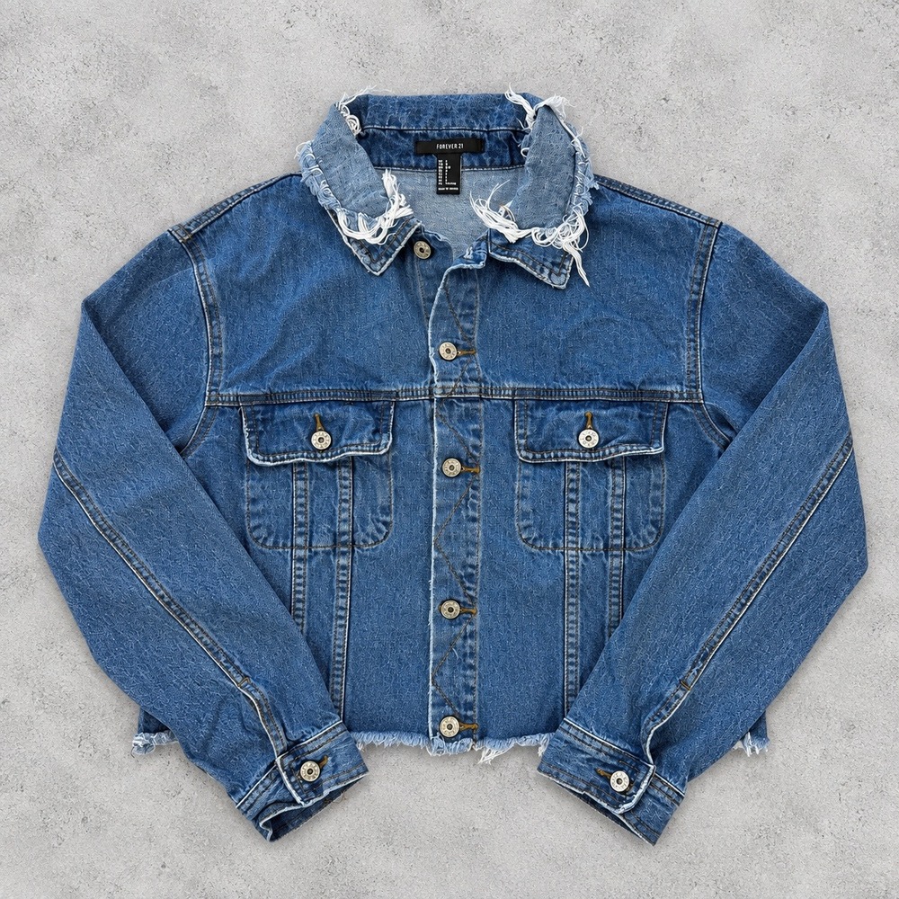 Forever 21 Cropped Denim Jacket Frayed Raw Hem Distressed L Casual Streetwear